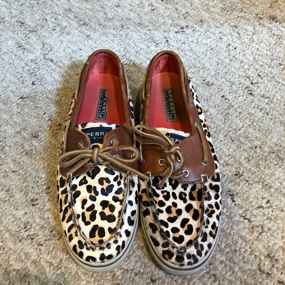 Cheetah Sperry’s size 8